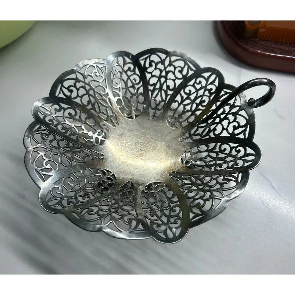 Vintage International Silver Lovelace Footed Handled Candy Dish